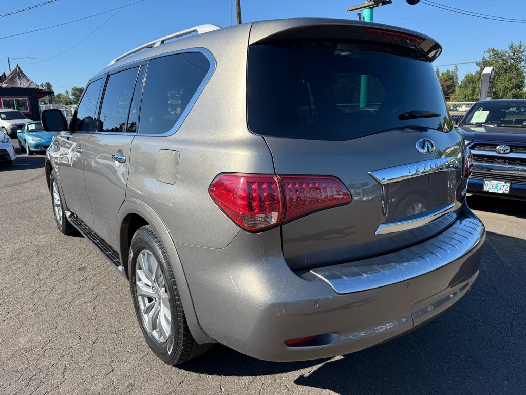 2017 INFINITI QX80 Image 2