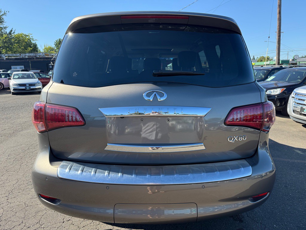 2017 INFINITI QX80 Image 3