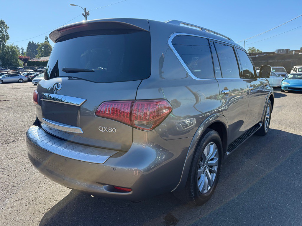2017 INFINITI QX80 Image 4