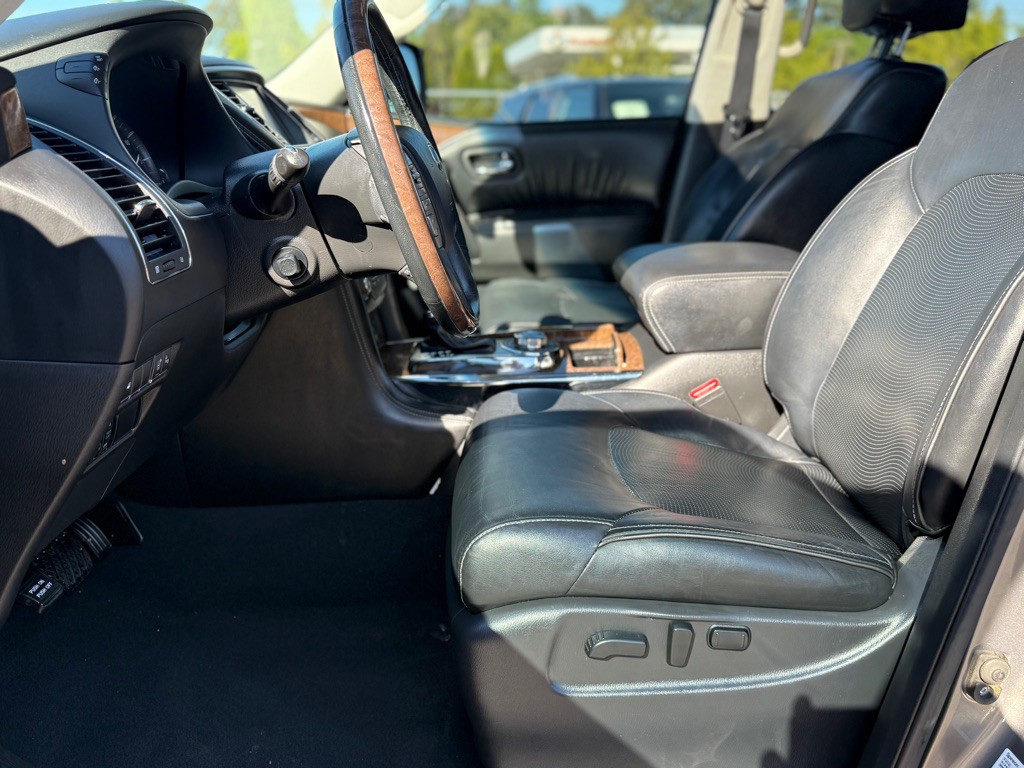 2017 INFINITI QX80 Image 7