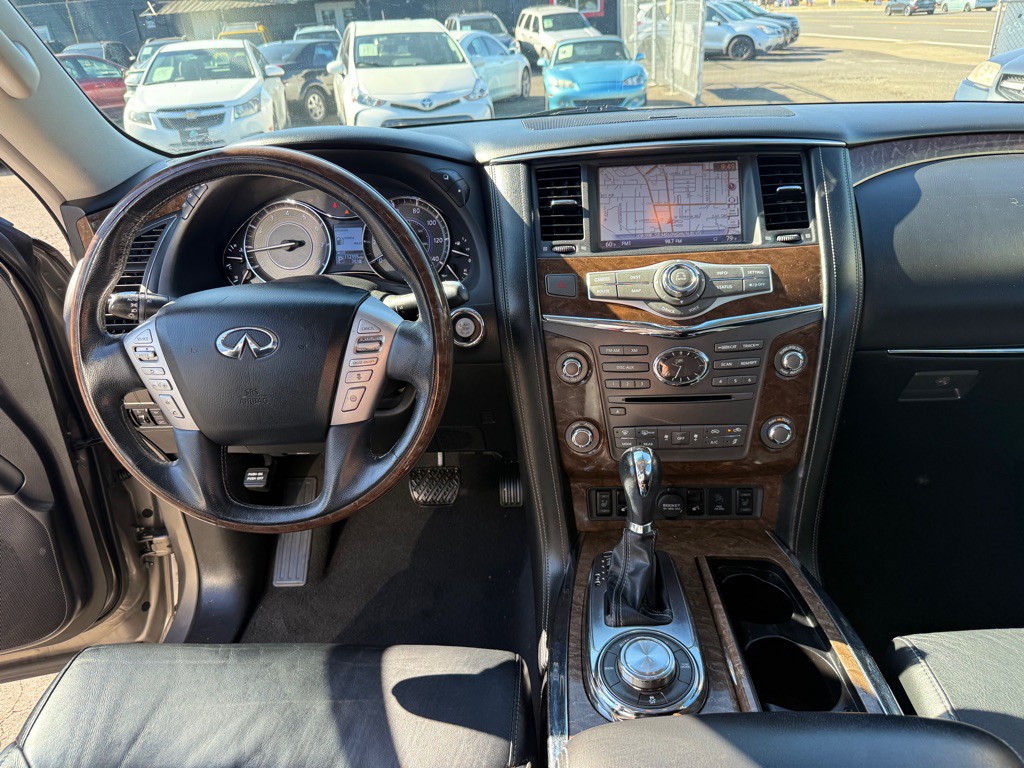 2017 INFINITI QX80 Image 10