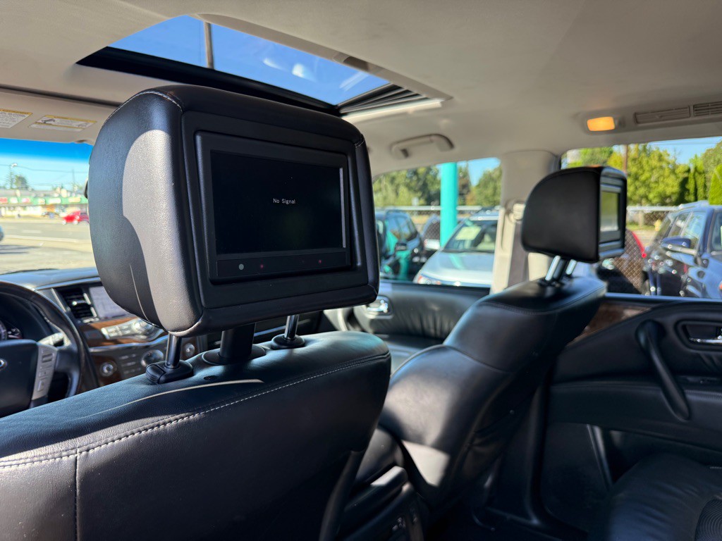 2017 INFINITI QX80 Image 13