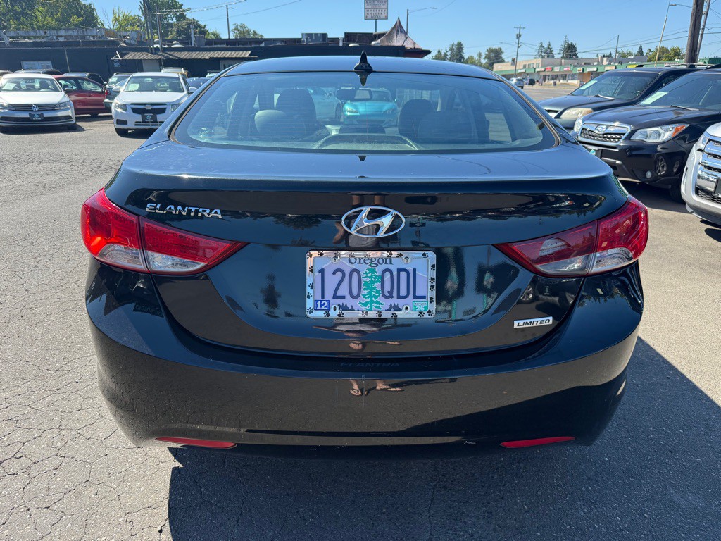 2013 Hyundai Elantra Image 3