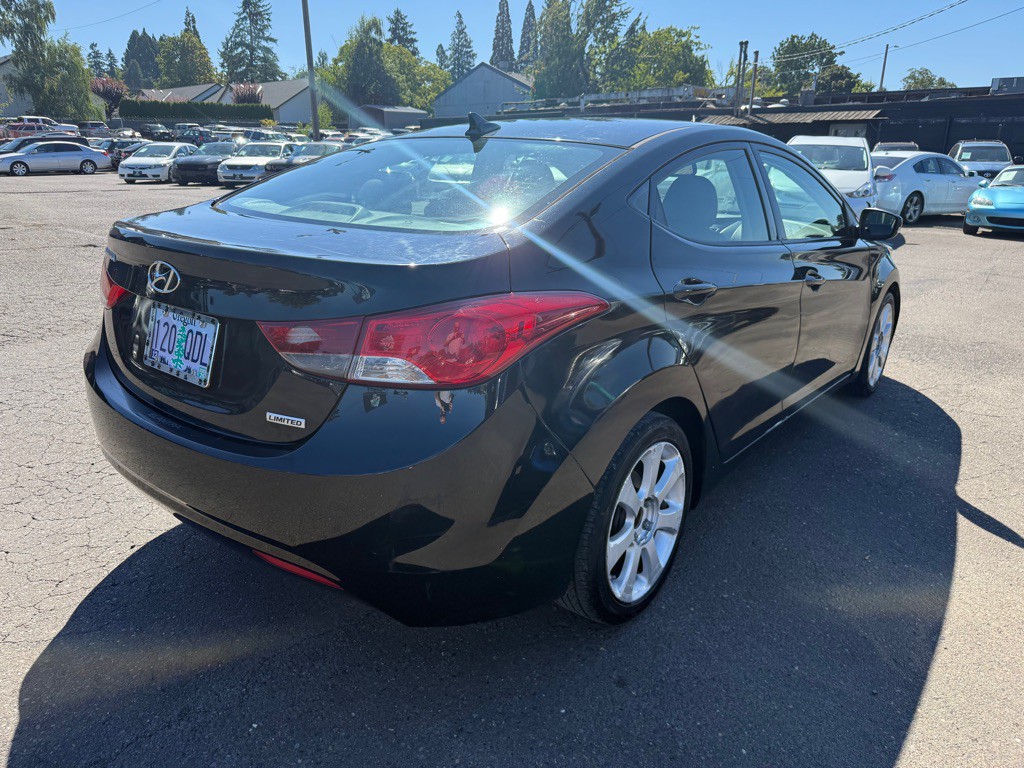 2013 Hyundai Elantra Image 4