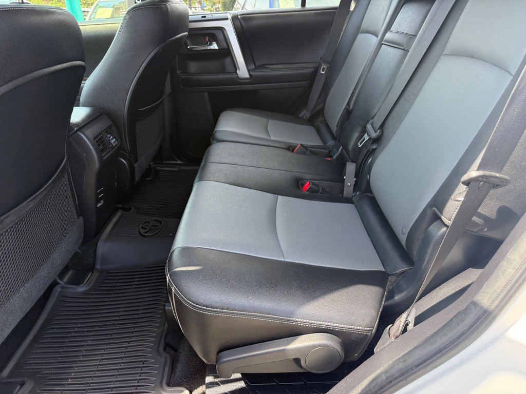 2016 Toyota 4Runner Image 11