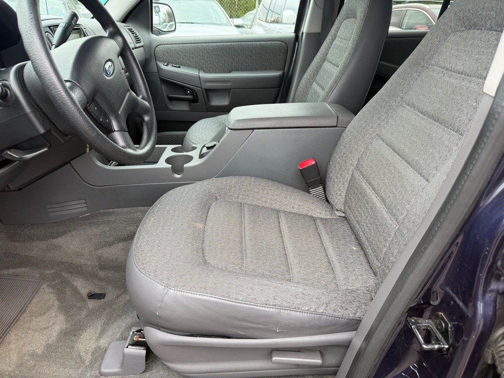 2002 Ford Explorer Image 5