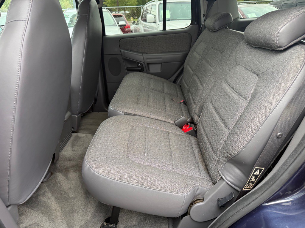2002 Ford Explorer Image 6
