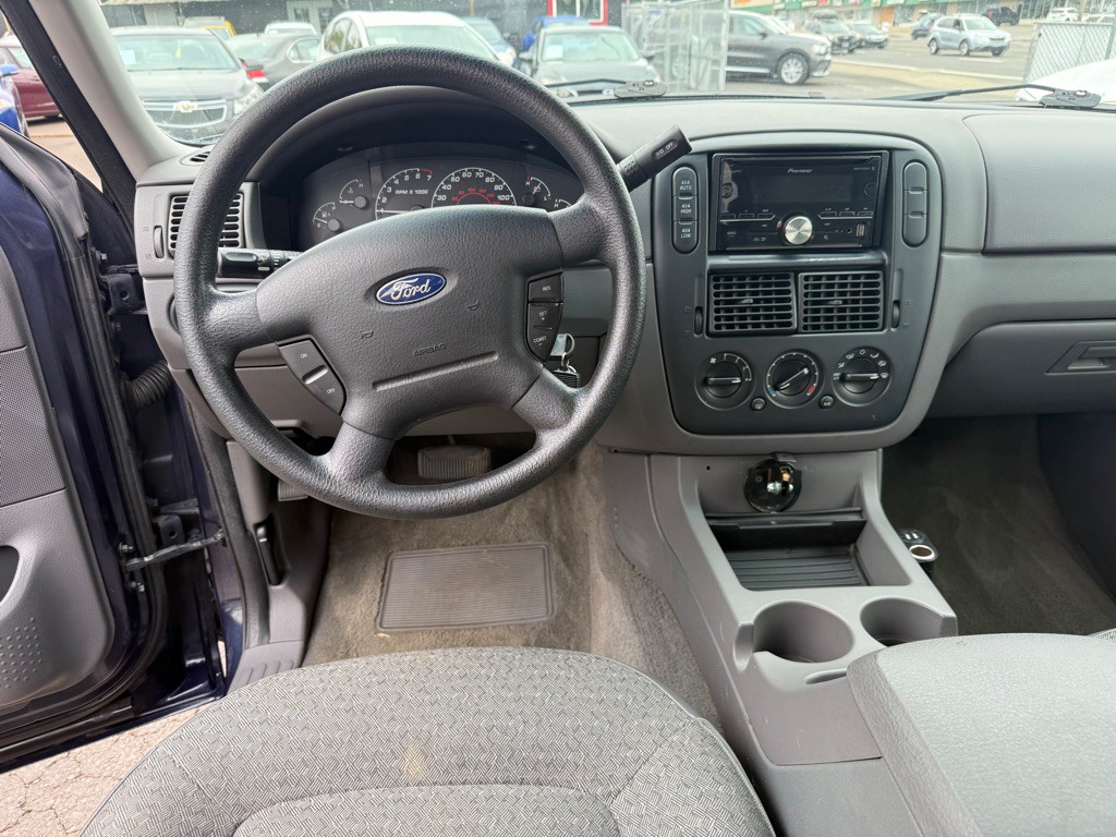 2002 Ford Explorer Image 7