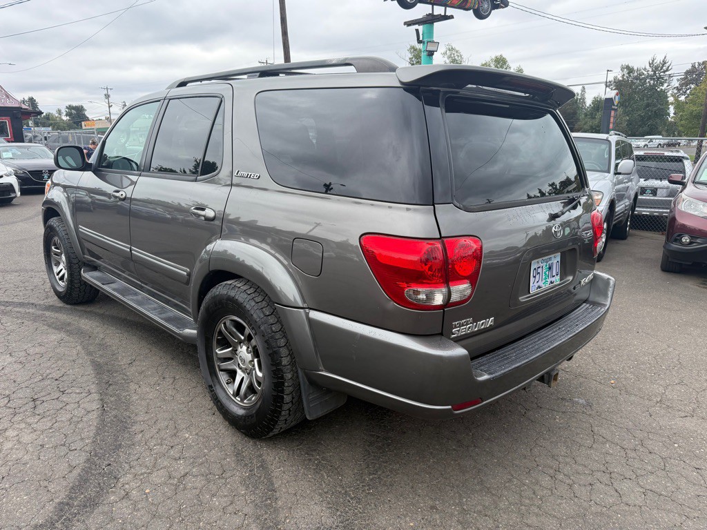 2006 Toyota Sequoia Image 2