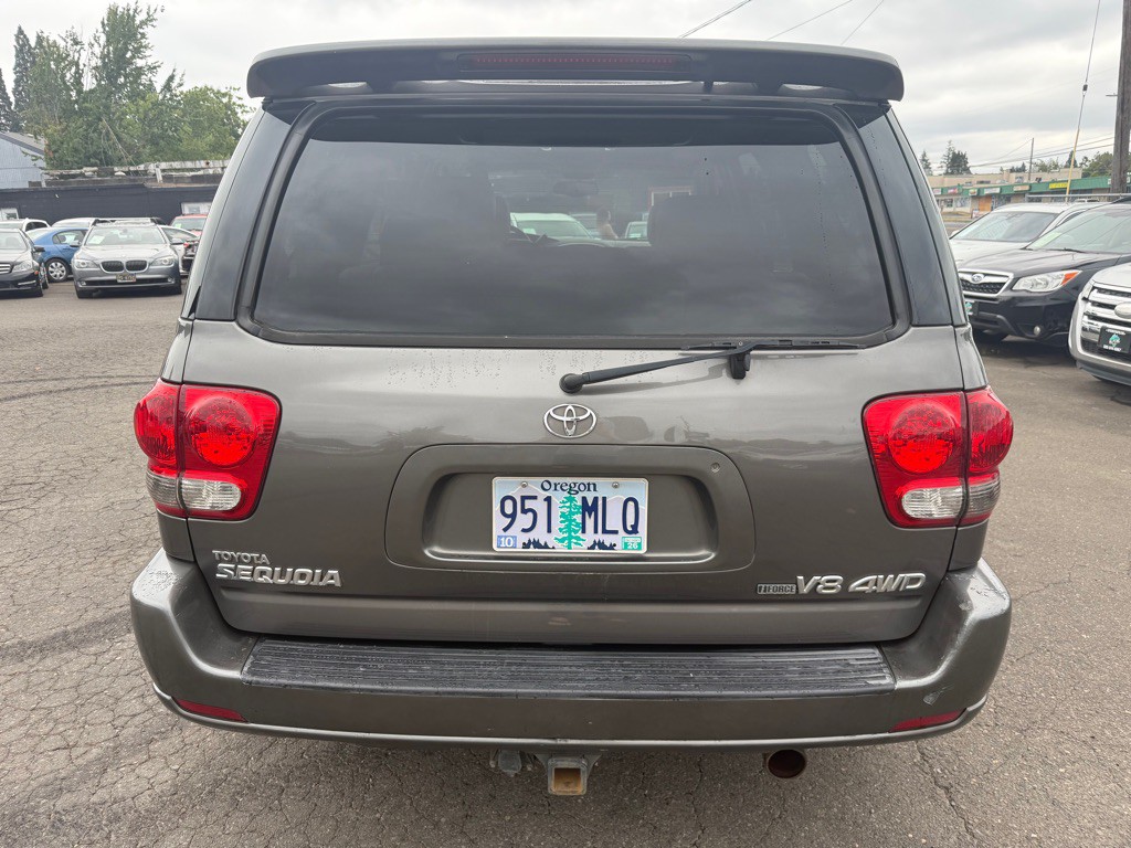 2006 Toyota Sequoia Image 3