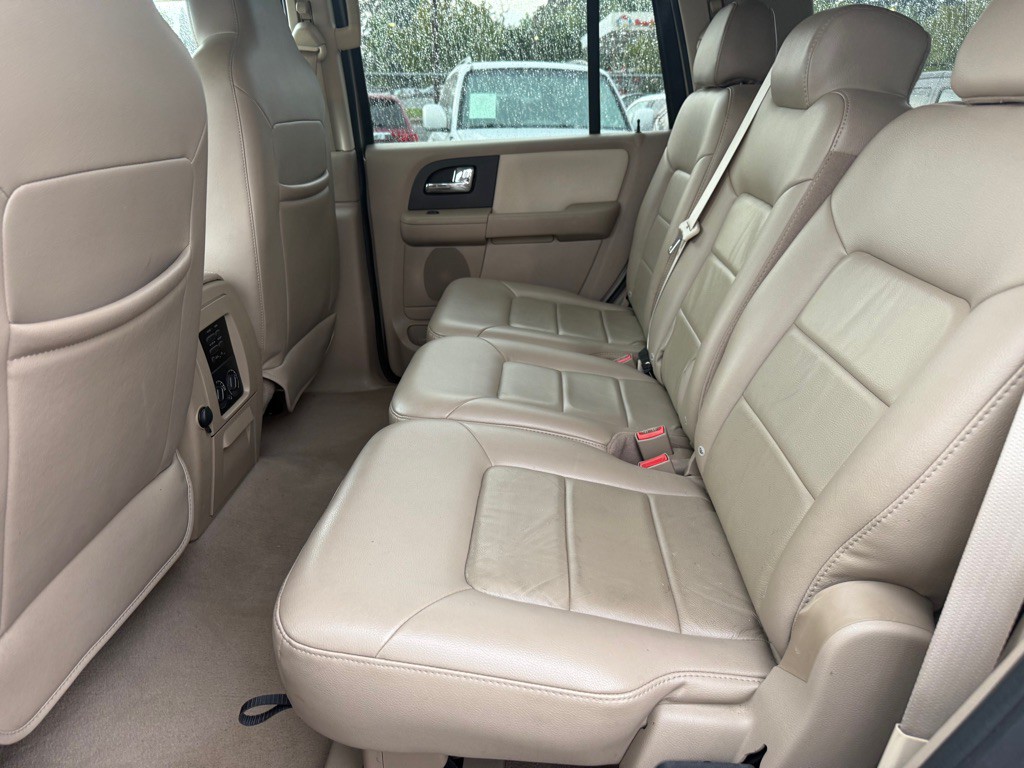 2006 Ford Expedition Image 7
