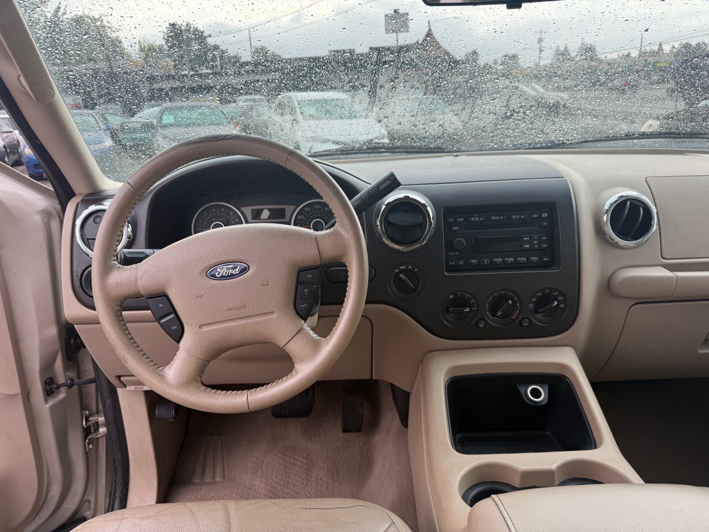 2006 Ford Expedition Image 9