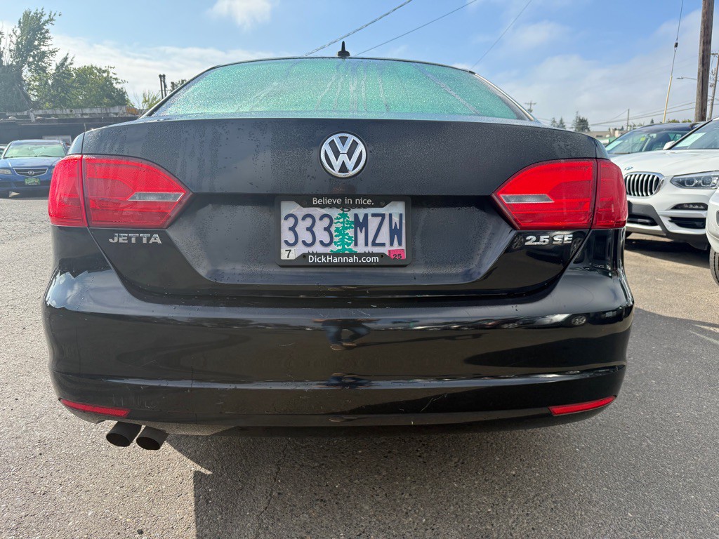 2011 Volkswagen Jetta Image 3