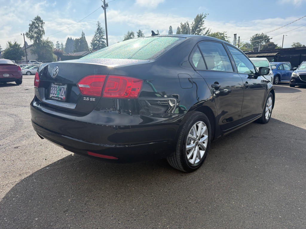 2011 Volkswagen Jetta Image 4