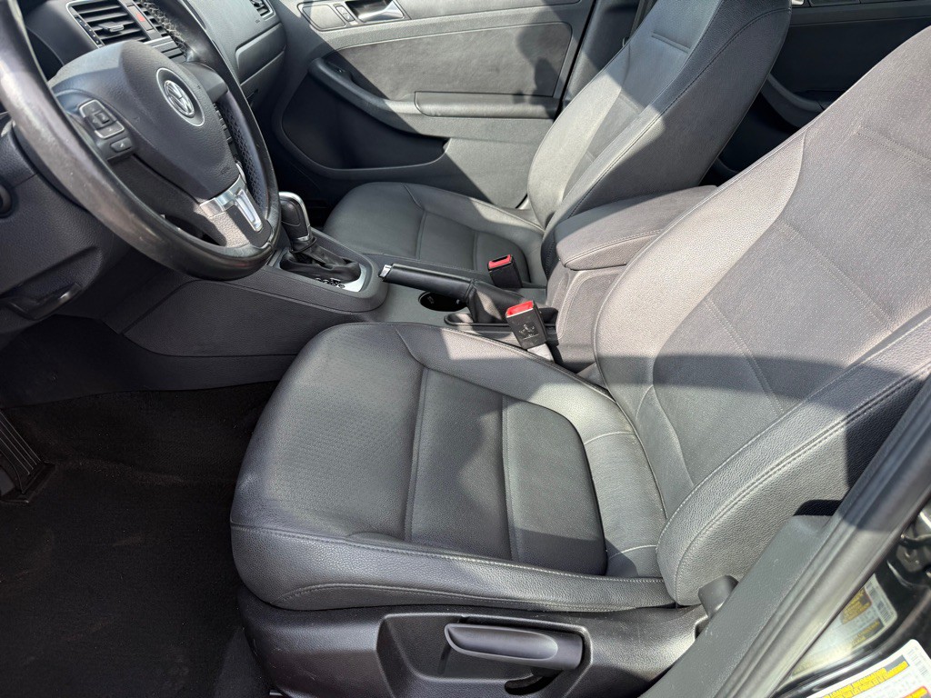 2011 Volkswagen Jetta Image 7