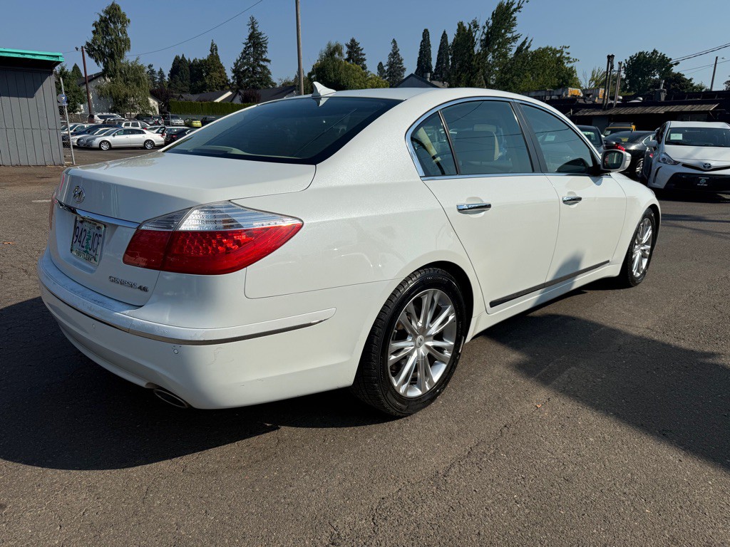 2009 Hyundai Genesis Image 4