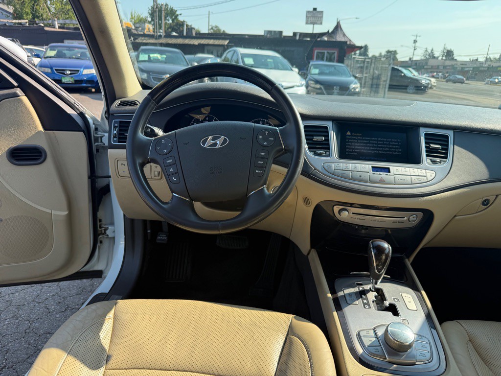 2009 Hyundai Genesis Image 9