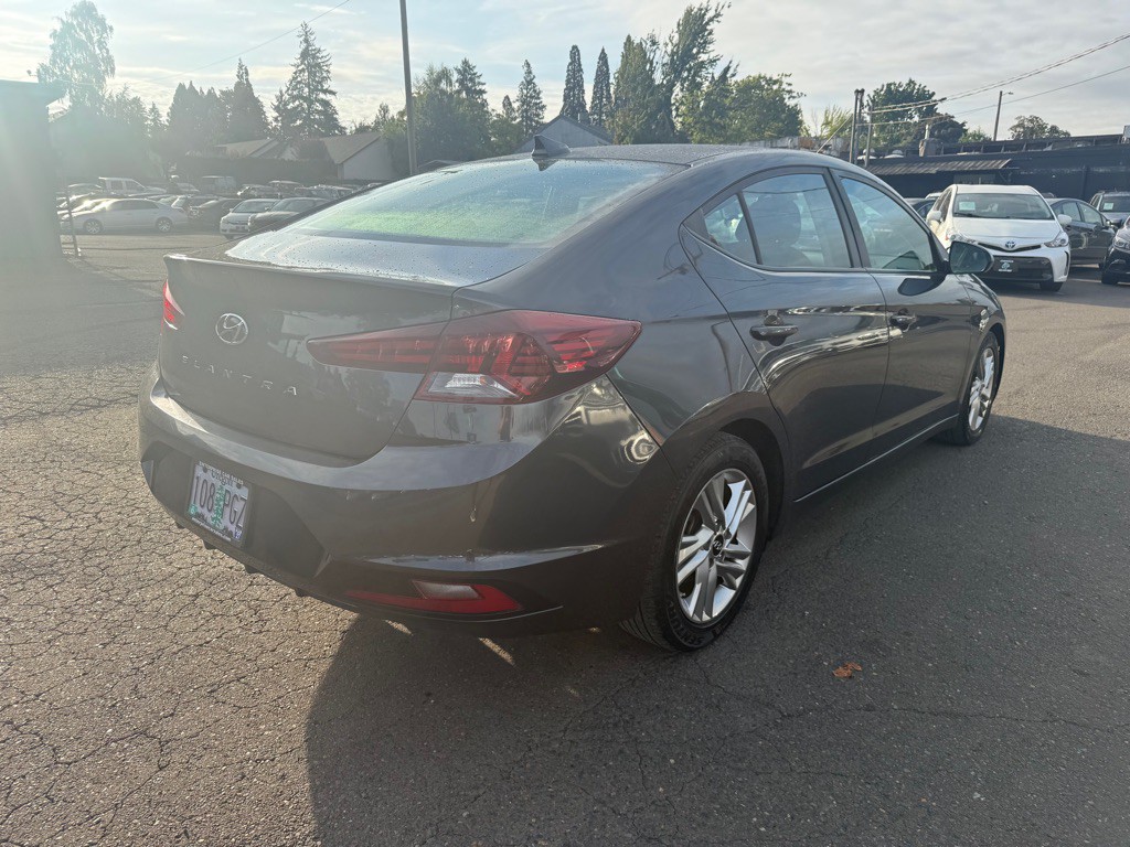 2020 Hyundai Elantra Image 4