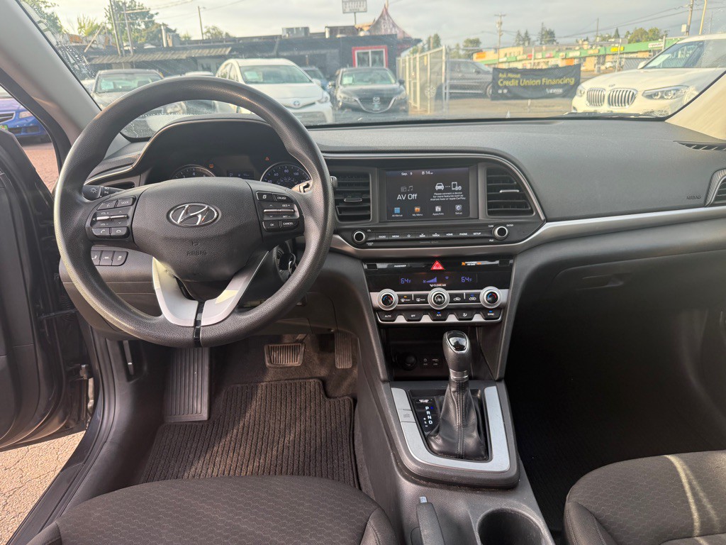 2020 Hyundai Elantra Image 10