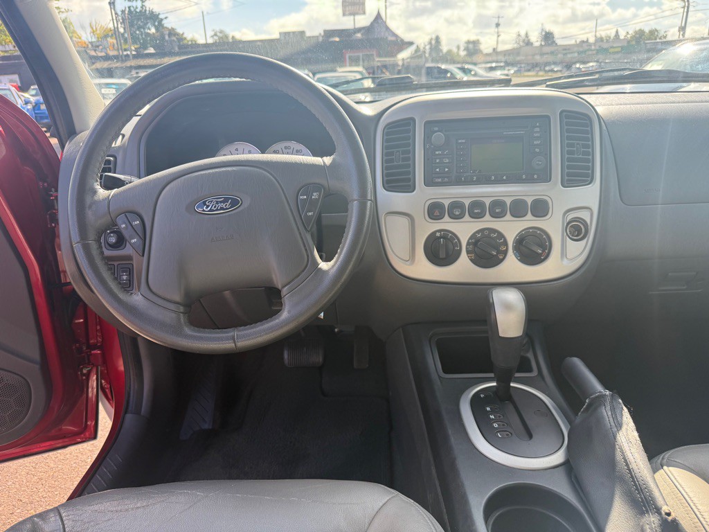 2005 Ford Escape Image 7