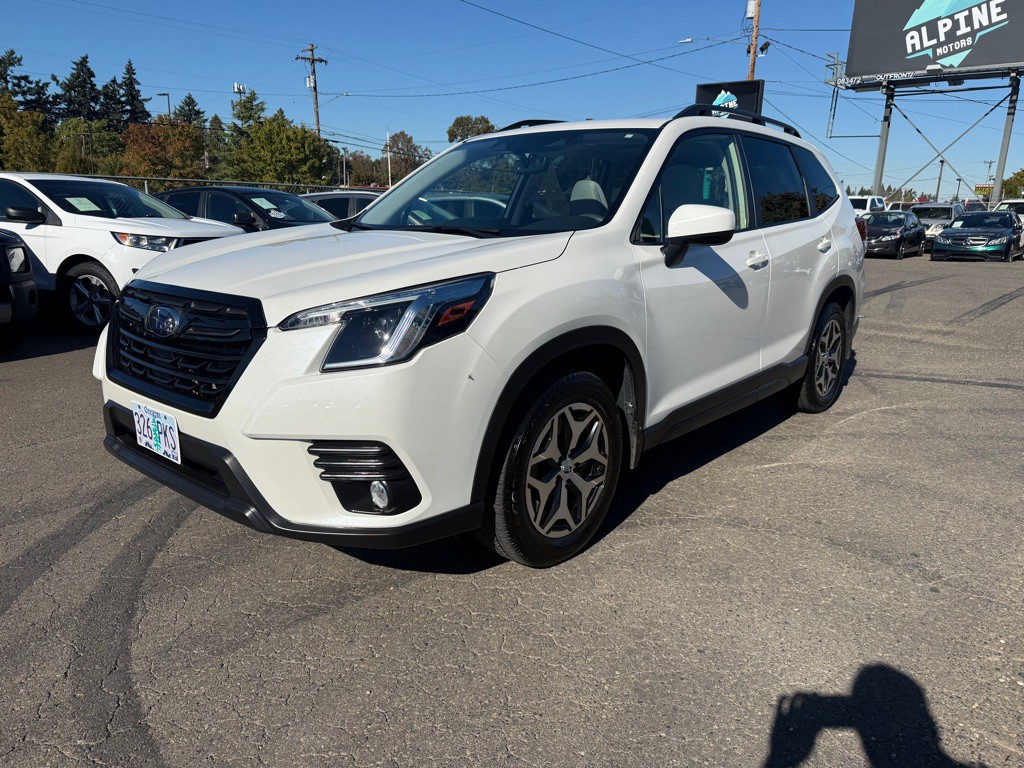 2022 Subaru Forester Image 1