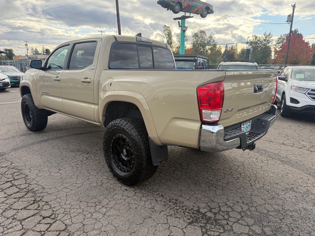 2016 Toyota Tacoma Image 4