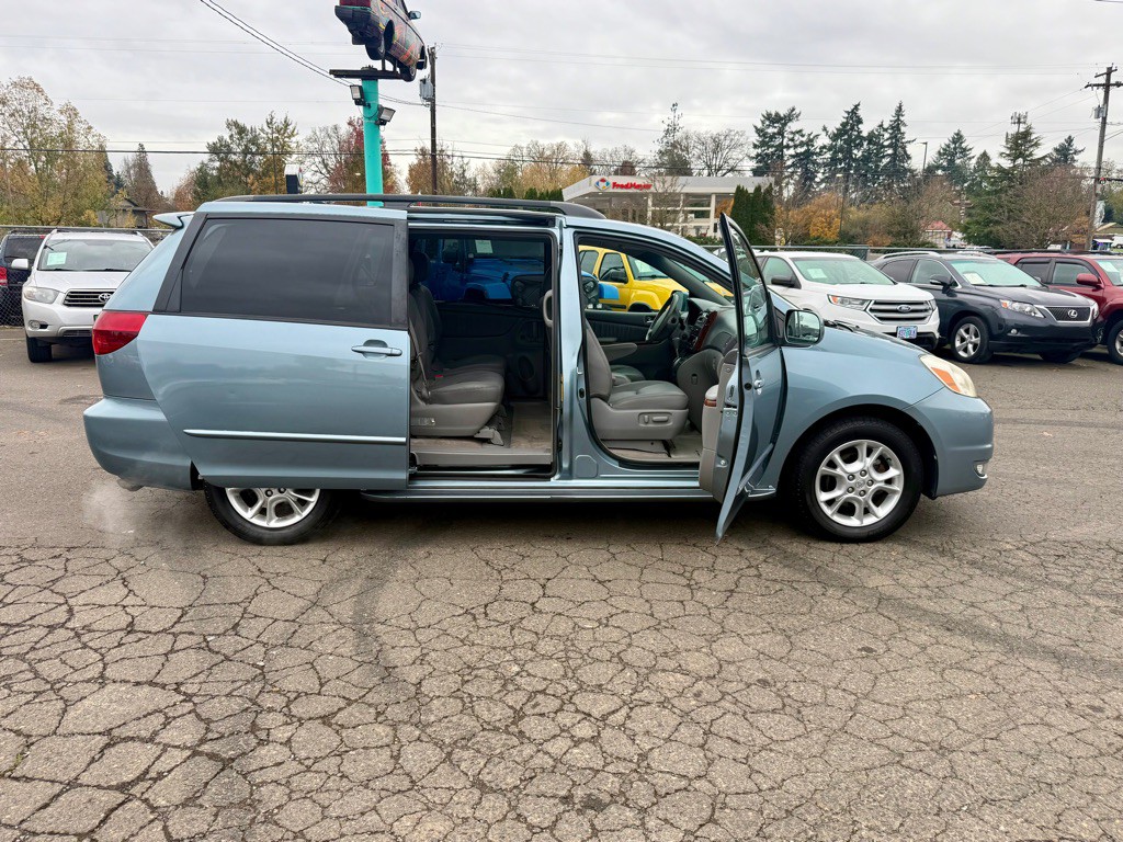 2005 Toyota Sienna Image 7