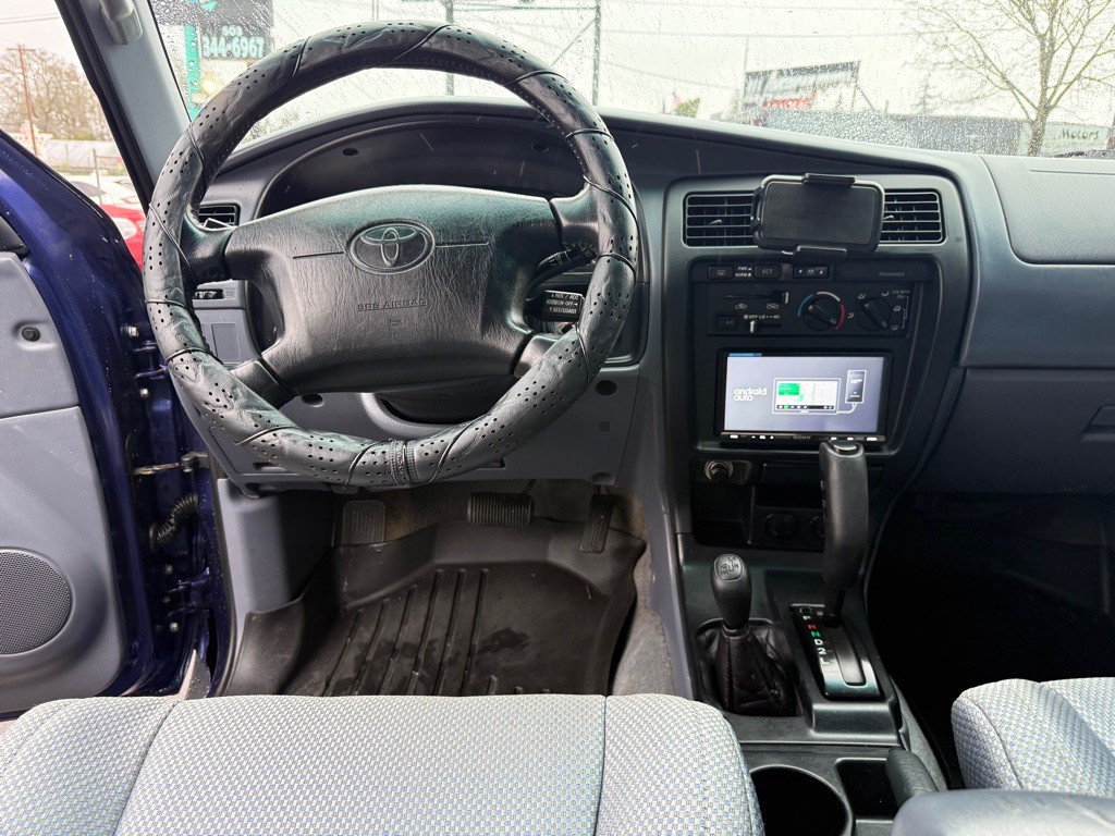 2000 Toyota 4Runner Image 11