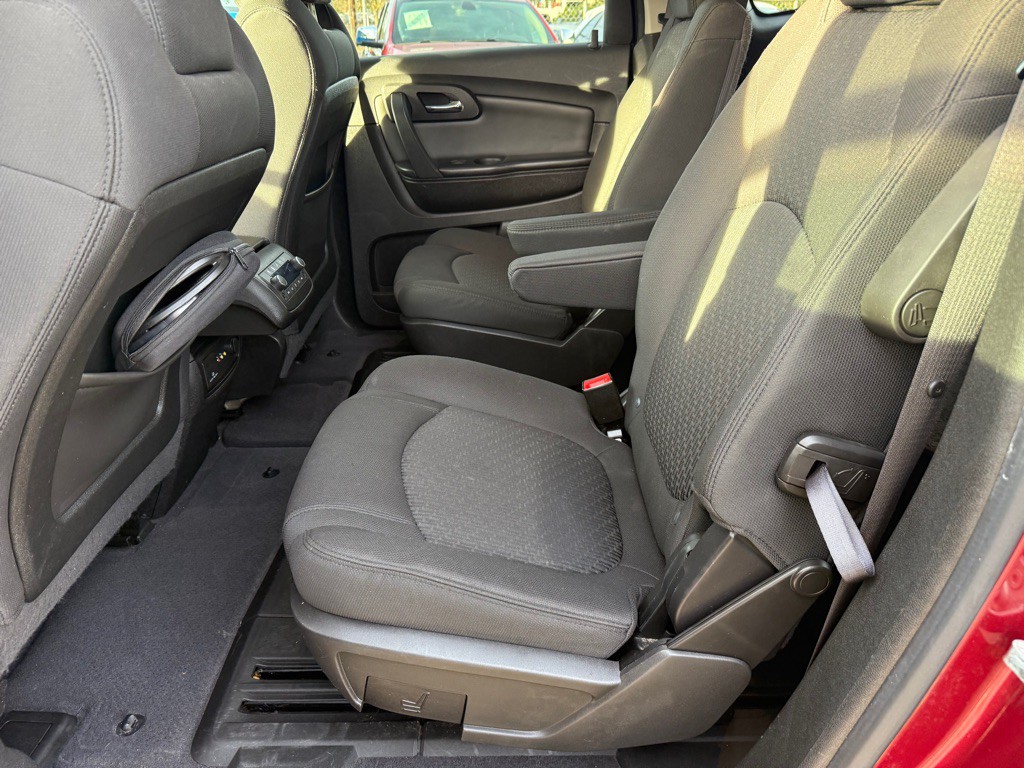 2011 Chevrolet Traverse Image 11