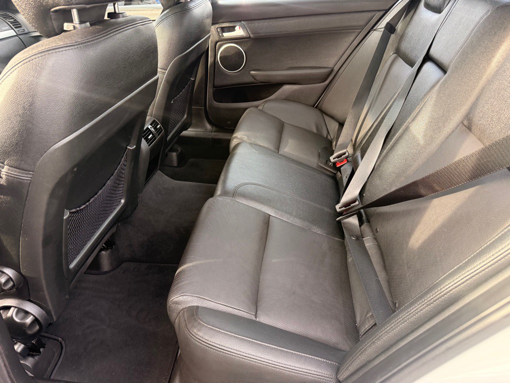 2009 Pontiac G8 Image 11