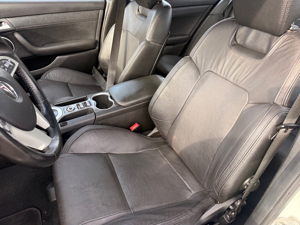 2009 Pontiac G8 Image 13