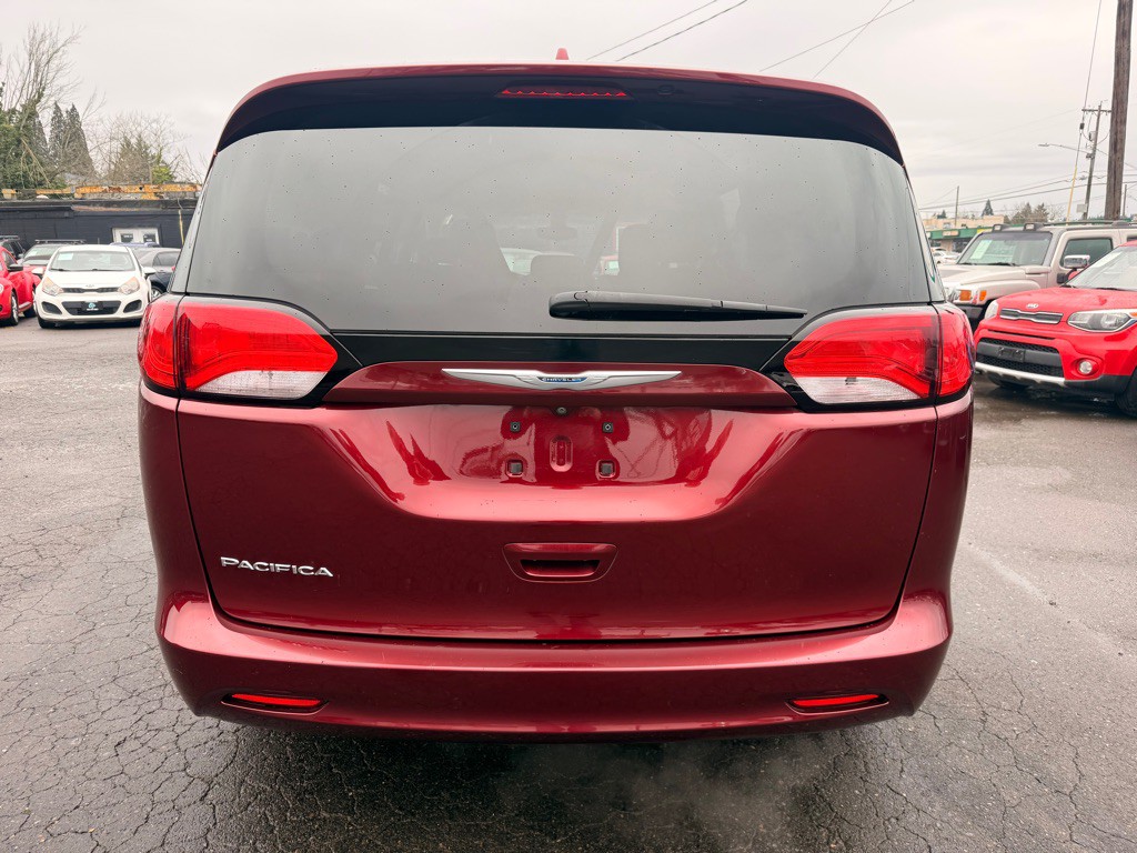 2017 Chrysler Pacifica Image 4
