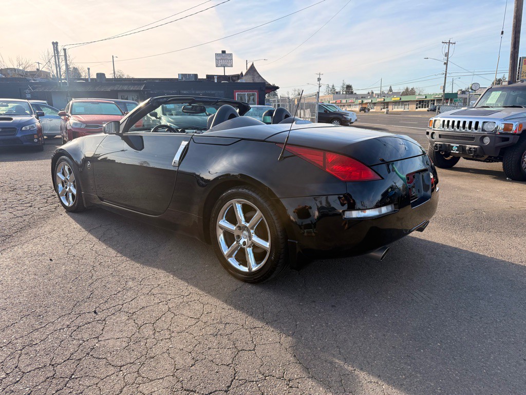 2004 Nissan 350Z Image 5