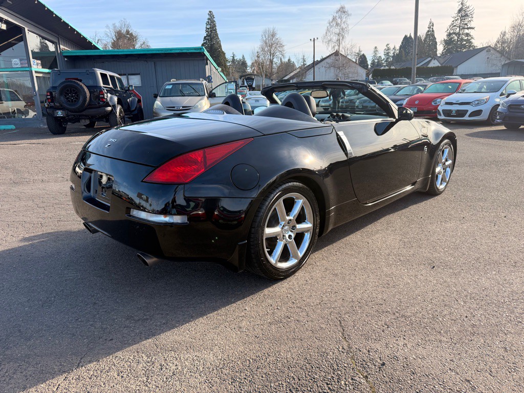 2004 Nissan 350Z Image 6
