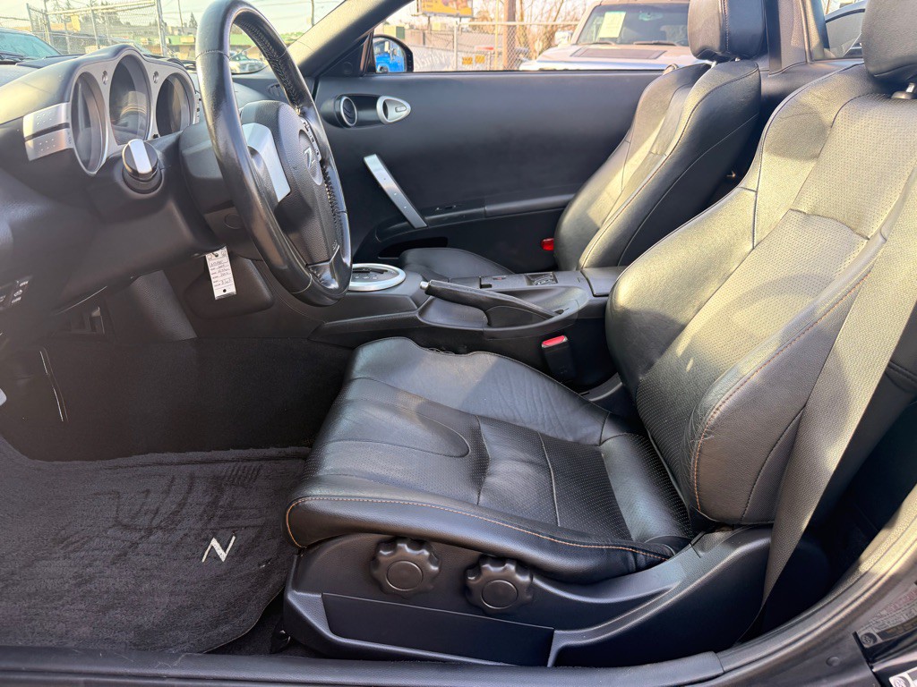 2004 Nissan 350Z Image 11