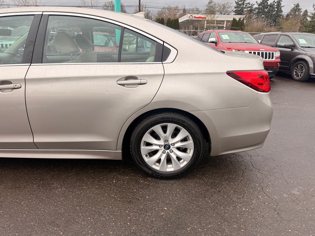 2017 Subaru Legacy Image 4