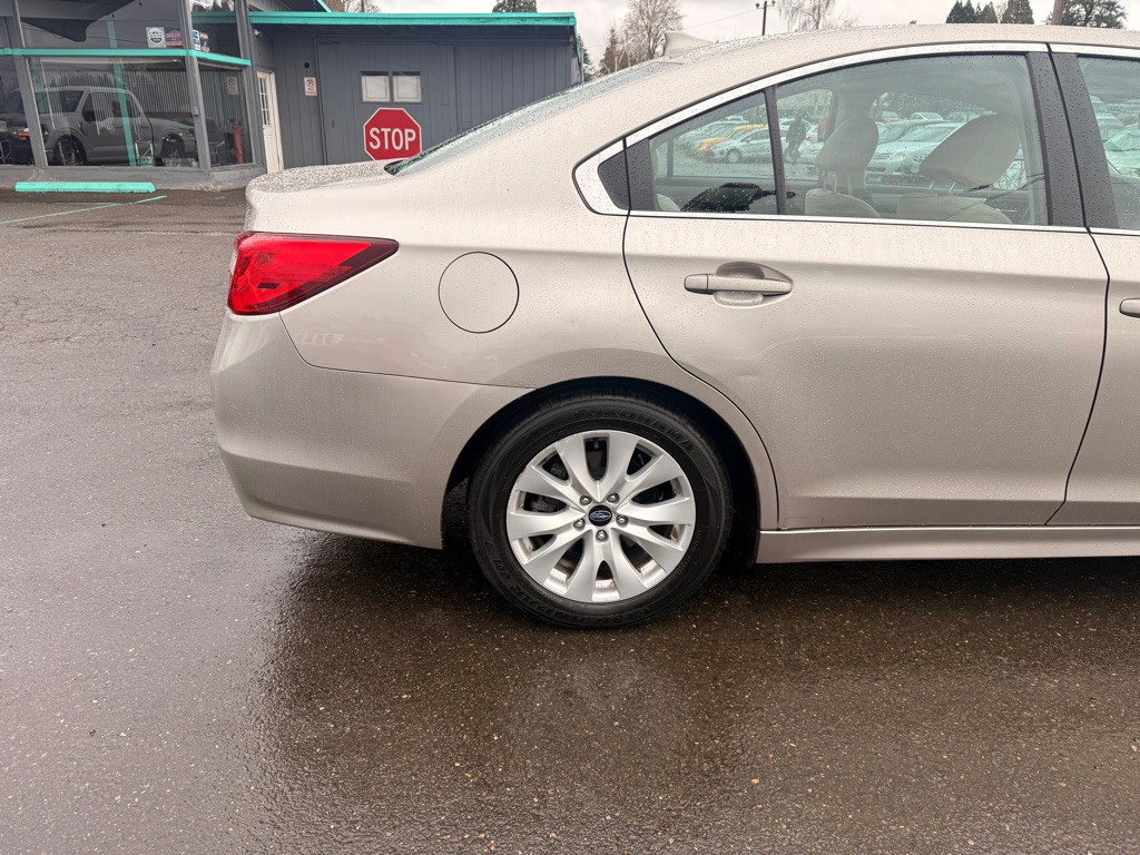 2017 Subaru Legacy Image 9