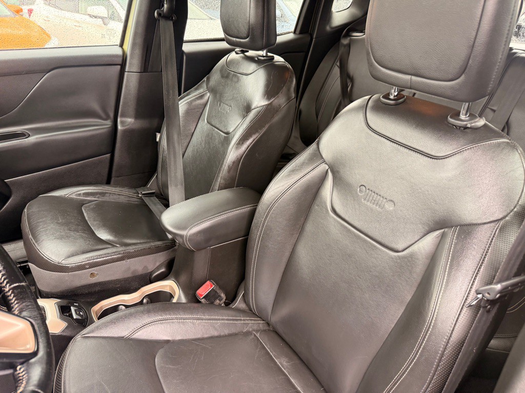 2015 Jeep Renegade Image 9