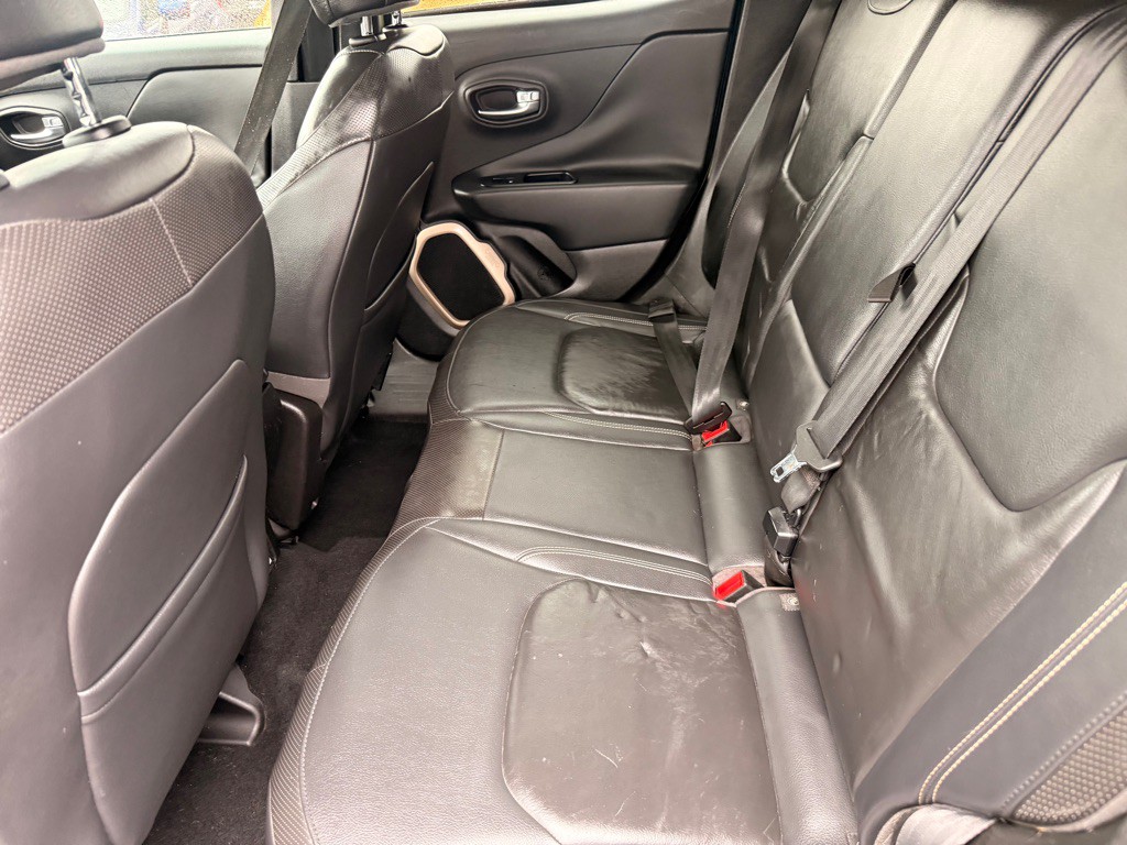 2015 Jeep Renegade Image 11