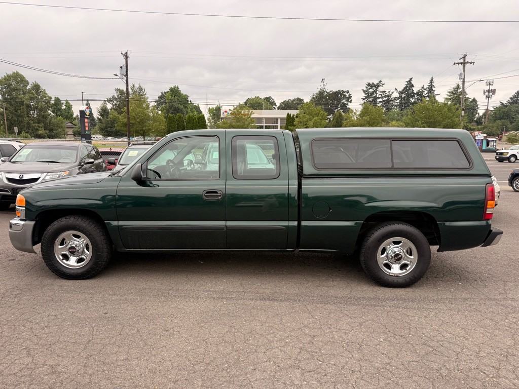 2003 GMC Sierra Image 2