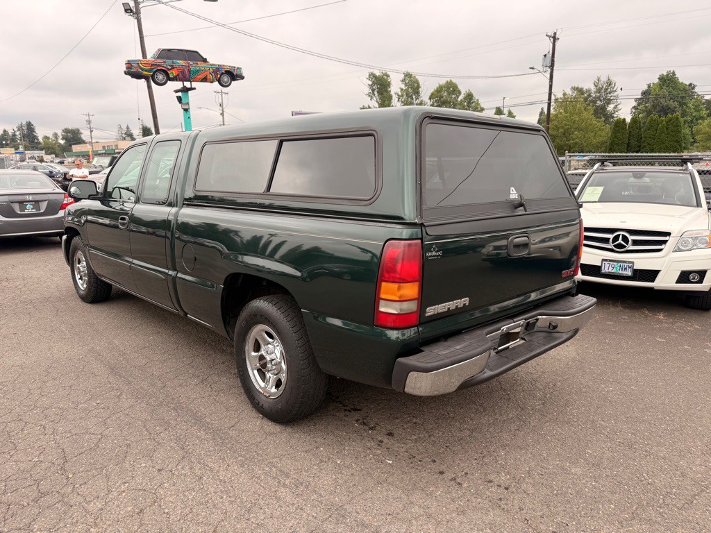 2003 GMC Sierra Image 3