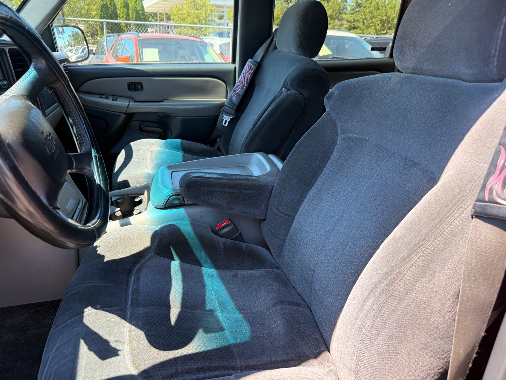 2000 Chevrolet Suburban Image 9