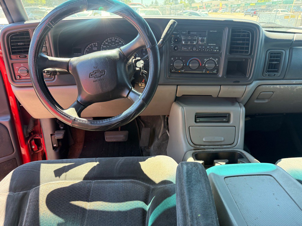 2000 Chevrolet Suburban Image 12