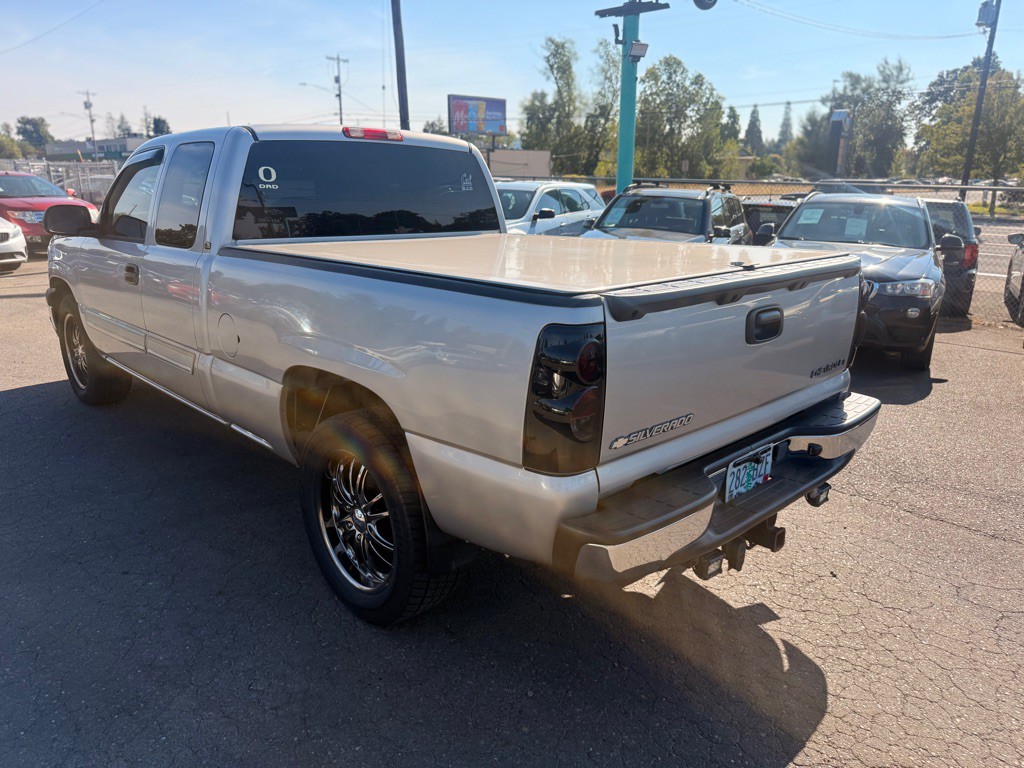 2005 Chevrolet Silverado 1500 Image 3