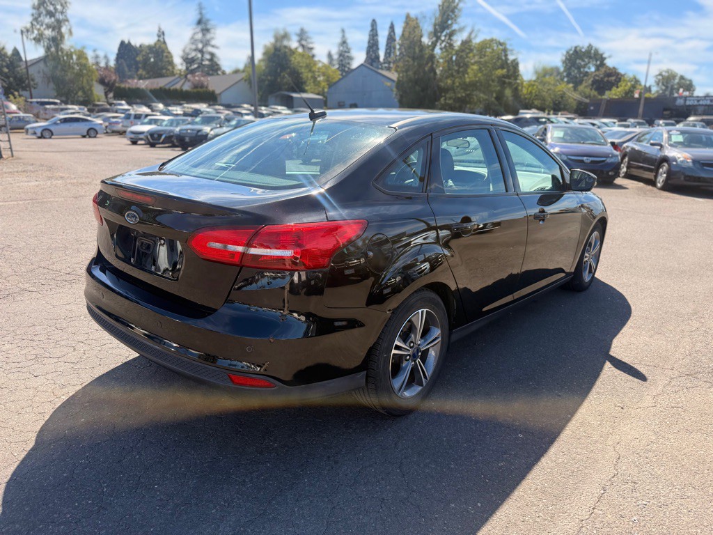 2016 Ford Focus Image 6