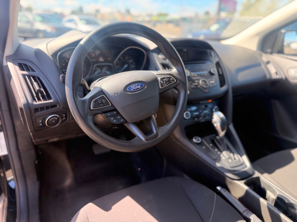 2016 Ford Focus Image 11