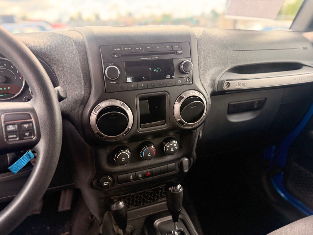 2015 Jeep Wrangler Image 11