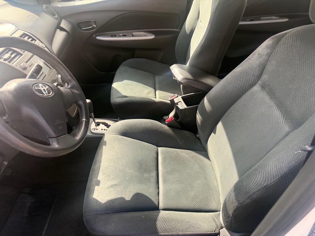 2009 Toyota Yaris Image 5