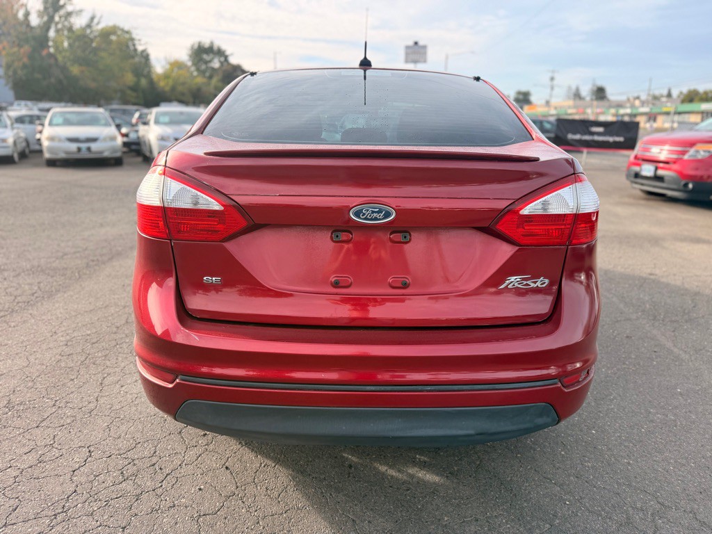2014 Ford Fiesta Image 5