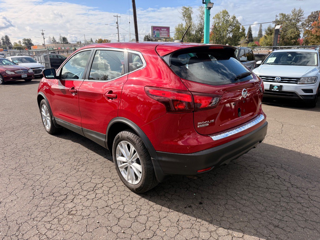 2017 Nissan Rogue Image 3